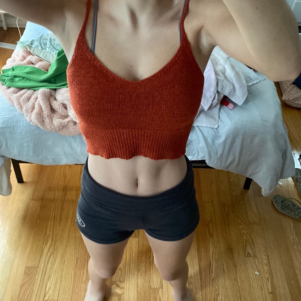 reddish-brown tank crop top in size small